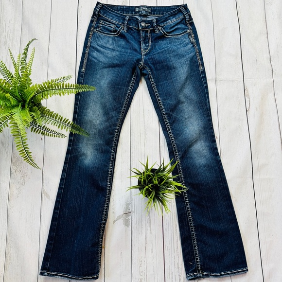 Jeans Bootcut Silver Aiko Femme Taille 26, Bleu, Taille Mid Rise, Inseam 31